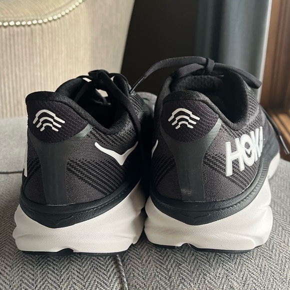 HOKA Clifton 9 Running Shoe - Picture 4 of 6